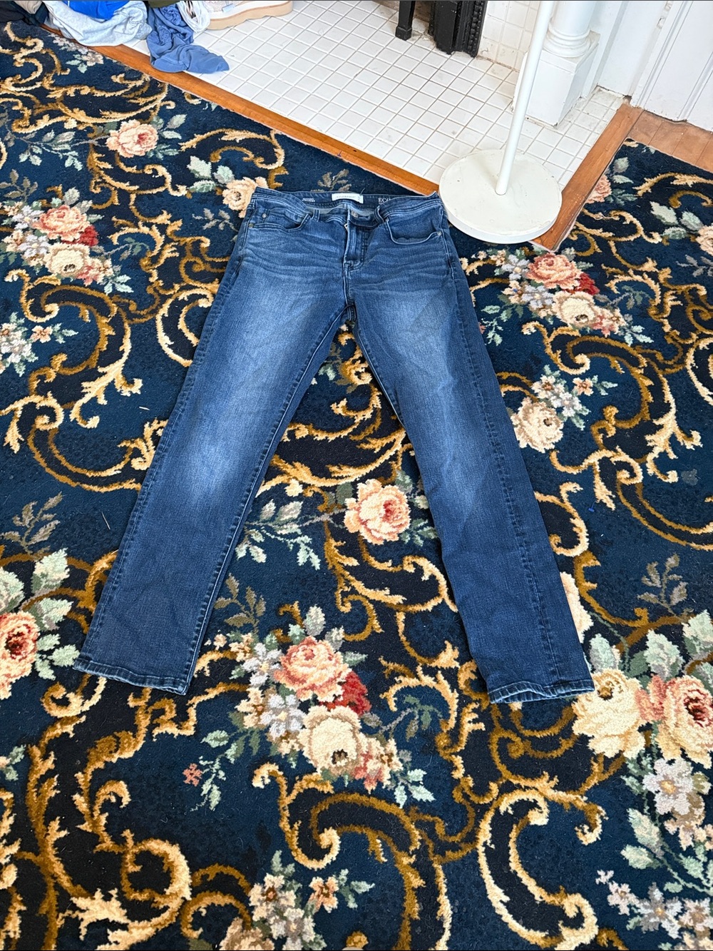 Liverpool men’s modern straight Jeans in Dark Blue Wash- worn a bunch but great